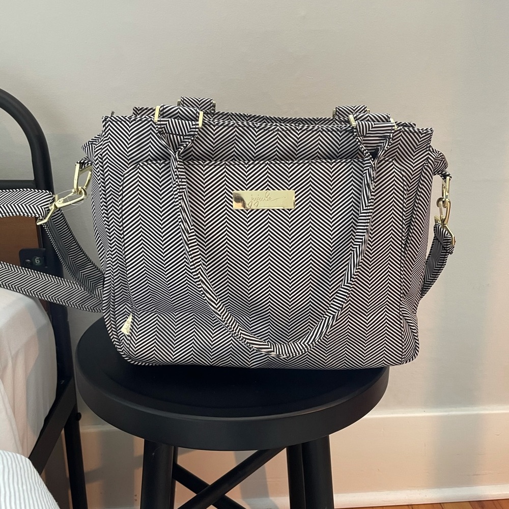 Jujube be classy diaper bag